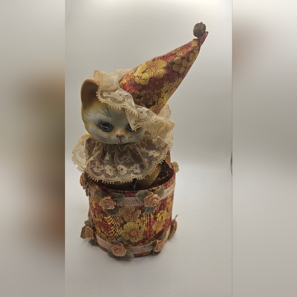 Cat Clown Music Box - Picture 3 of 5